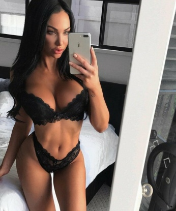 Знойная красотка приглашает к себе в гости для ярких и страстных встреч. Мои ласки и нежность помогут тебе забыть обо всех проблемах и окунуться в мир удовольствия. Позвони мне уже сейчас! 14838, 25 лет